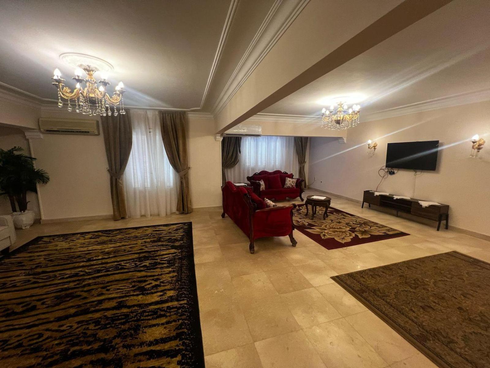 Skyview Oasis: Modern For Remote Work & Leisure Apartment Cairo