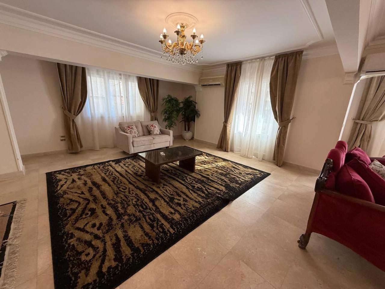 Appartement Luxurious, Fully Furnished And Well-equipped With Modern Amenities, Stunning Views, And Convenient Location For Remote Work Or Studying From